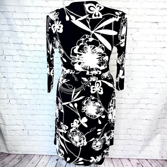 TALBOTS BLACK & WHITE FLORAL PRINT FAUX WRAP DRESS W/ BELT - 8 - Picture 2 of 4
